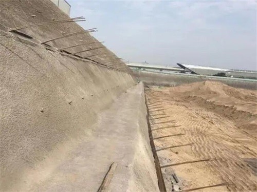 三河河道边坡加固